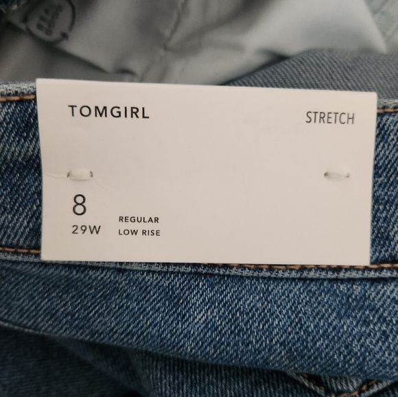 NWT American Eagle- Low Rise Tomgirl Jean - Picture 7 of 9